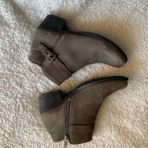 Ugg Booties Womens 8.5 Brown Short Booties Buckle Zipper Fleece Insole